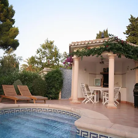 Villa Steps From The Sea, Cleaning Included *